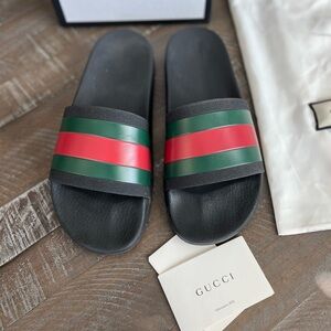 Gucci Men’s Slides
Size 9
Great condition